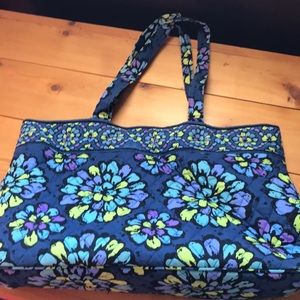Vera Bradley tote in GUC